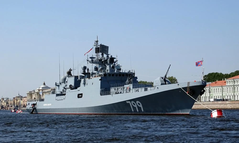 Δεν βούλιαξε το Admiral Makarov -Ζει και βασιλεύει και Kalibr εκτοξεύει (Βίντεο)